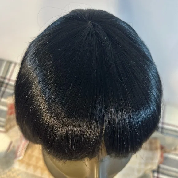 AMINA|1 JETBLACK|Sleek Black Bob Wig - Picture 7 of 12